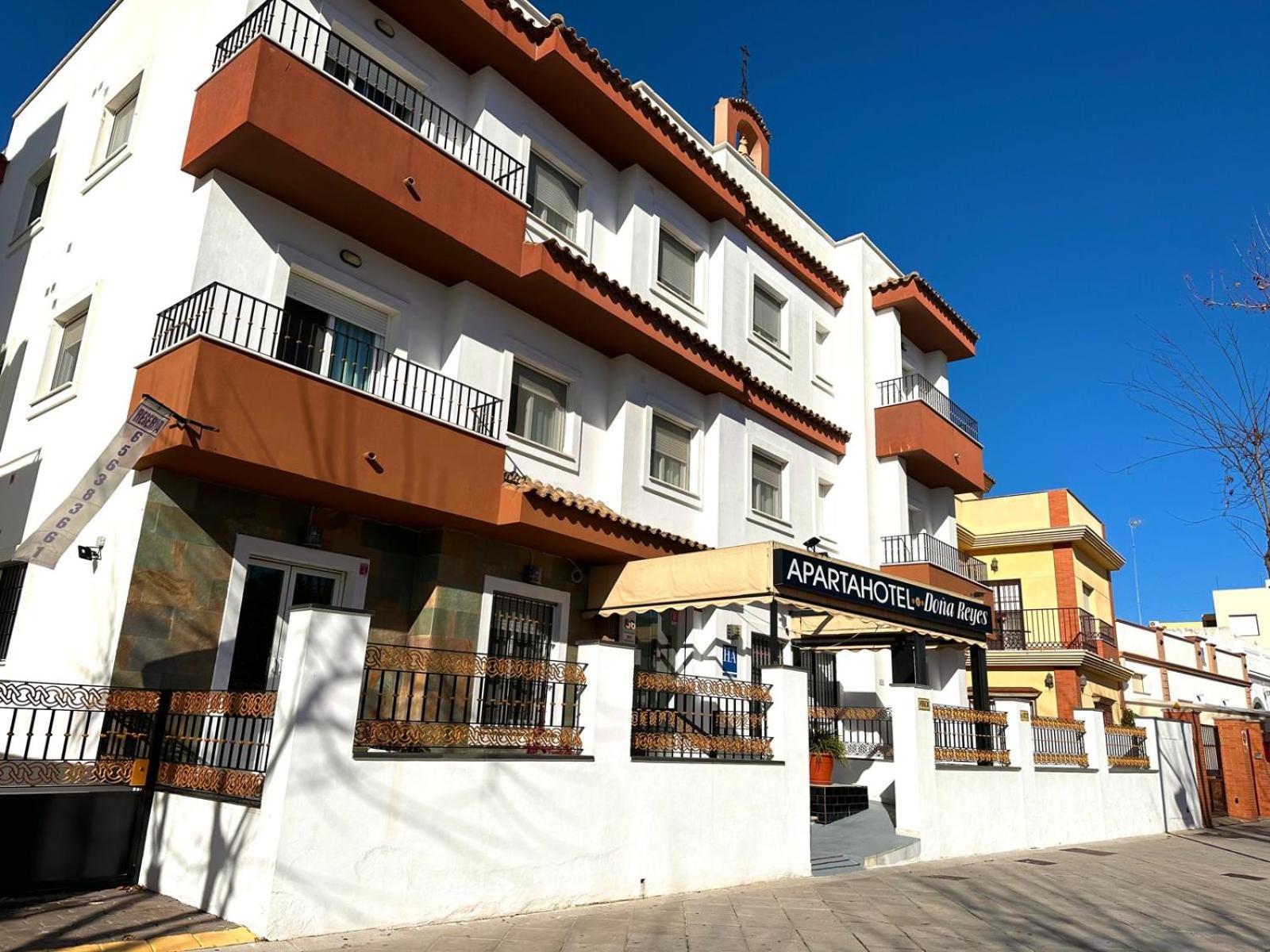 Apartahotel Dona Reyes Chipiona Extérieur photo
