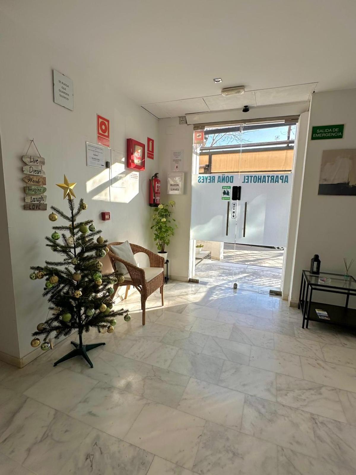 Apartahotel Dona Reyes Chipiona Extérieur photo