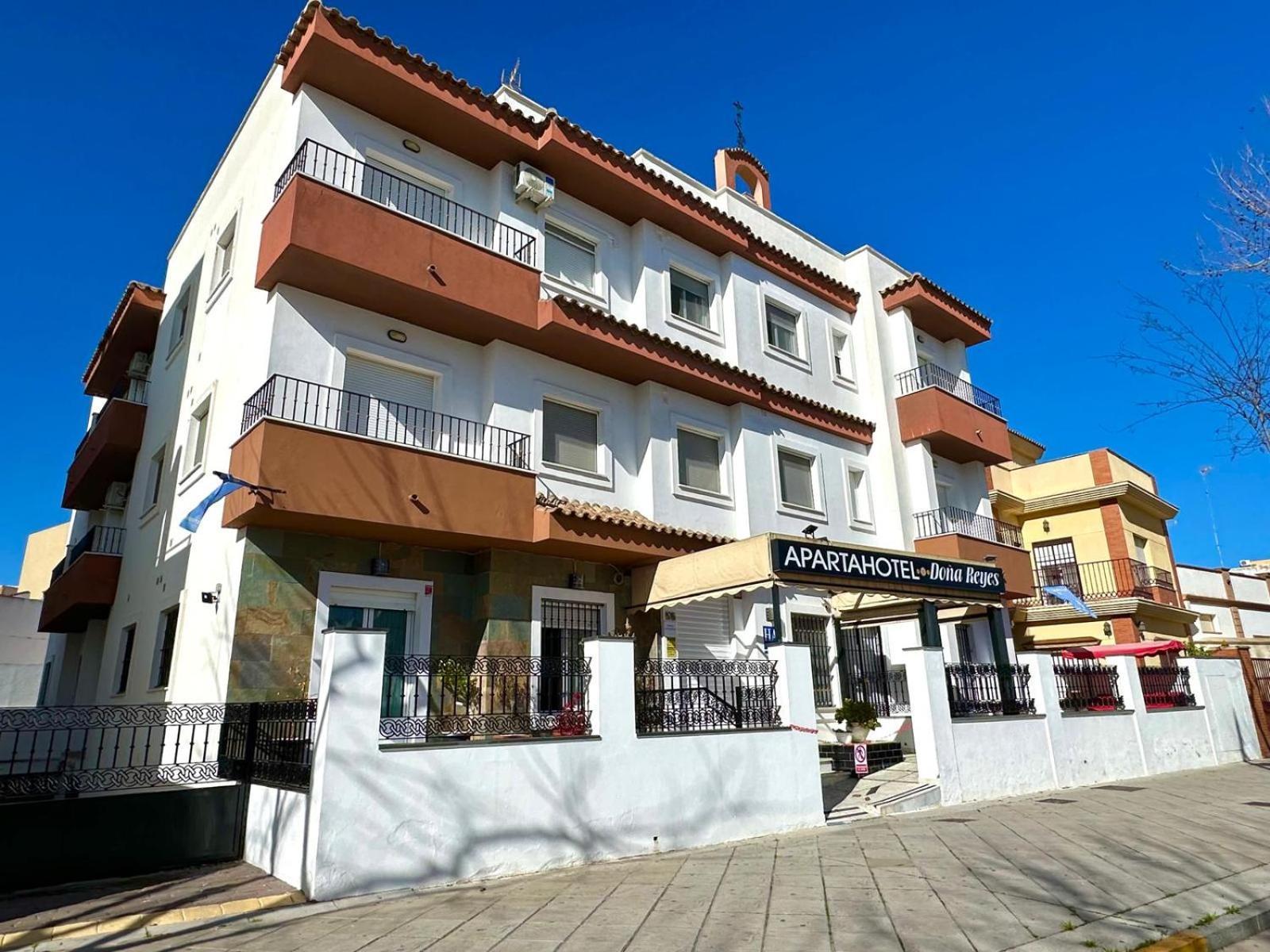 Apartahotel Dona Reyes Chipiona Extérieur photo